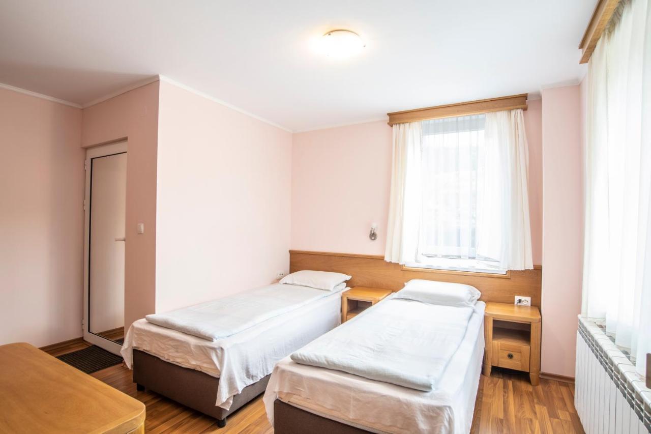 קופריבשטיצה Guest House Roden Dom מראה חיצוני תמונה