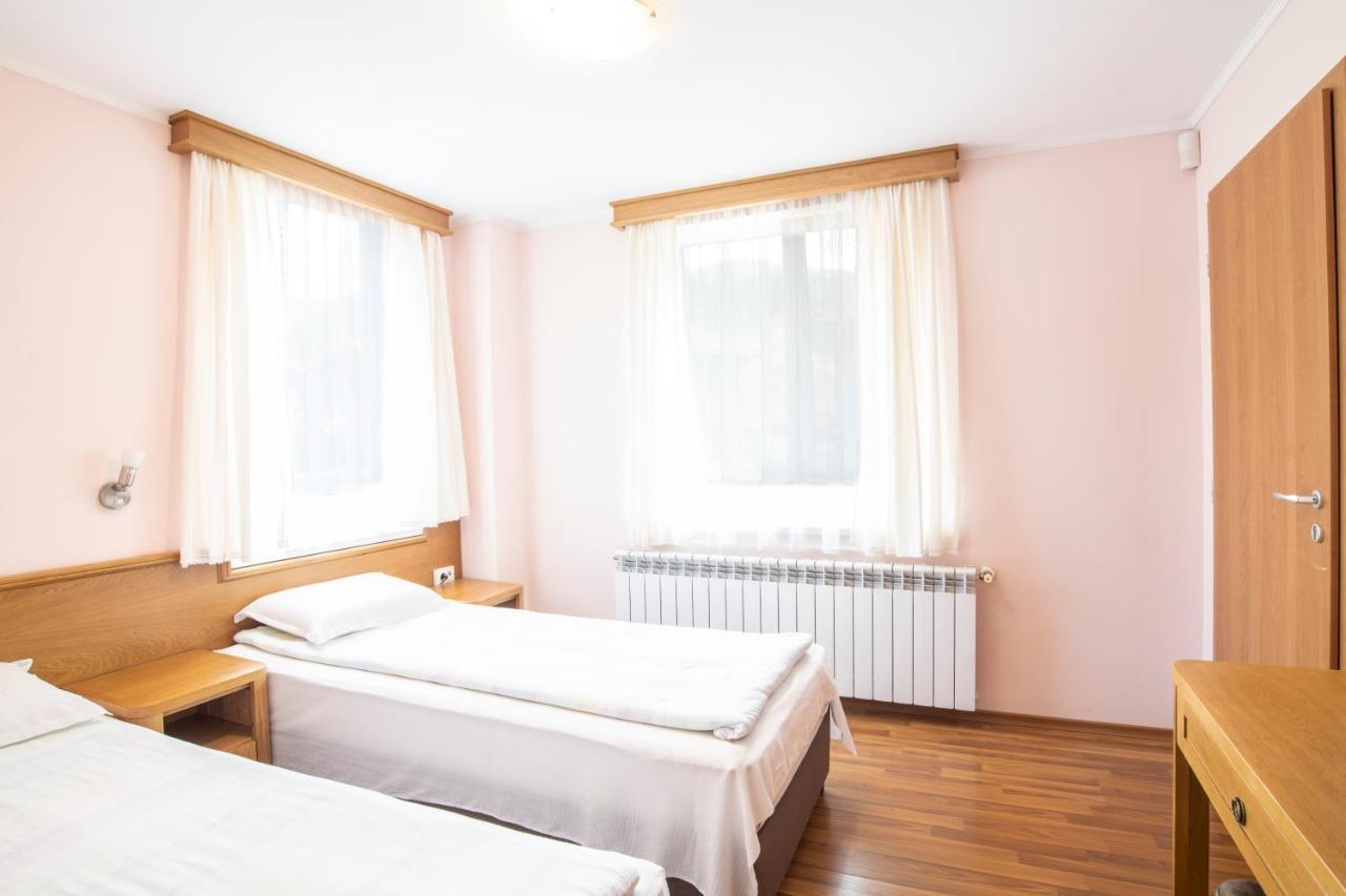 קופריבשטיצה Guest House Roden Dom מראה חיצוני תמונה